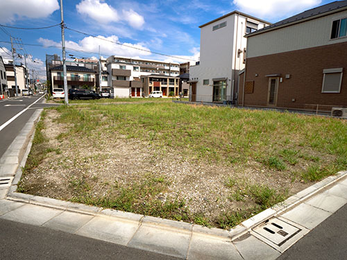 所有している空き地を放置したままで、どうしたら良いのだろう…
